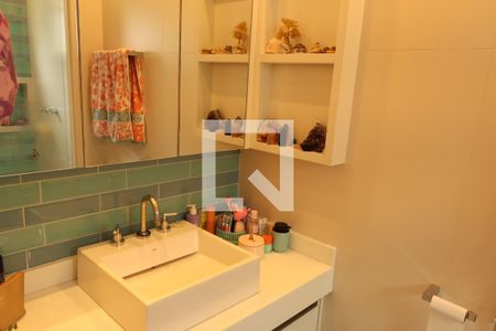 Casa à venda com 296m², 4 quartos e 3 vagasBanheiro da Suíte 3