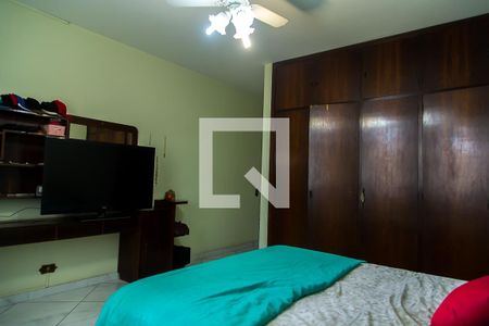 Casa à venda com 226m², 3 quartos e 2 vagasSuíte