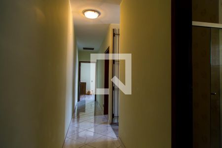 Casa à venda com 226m², 3 quartos e 2 vagasCorredor