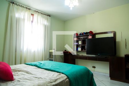 Casa à venda com 226m², 3 quartos e 2 vagasSuíte