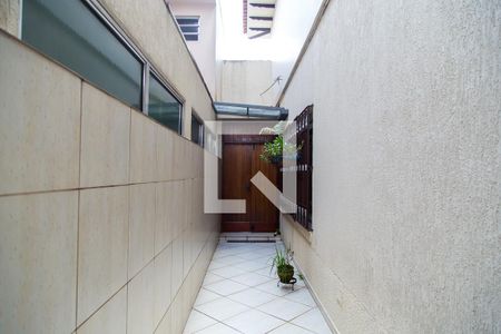 Casa à venda com 226m², 3 quartos e 2 vagasCorredor Lateral