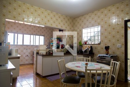 Casa à venda com 226m², 3 quartos e 2 vagasCozinha