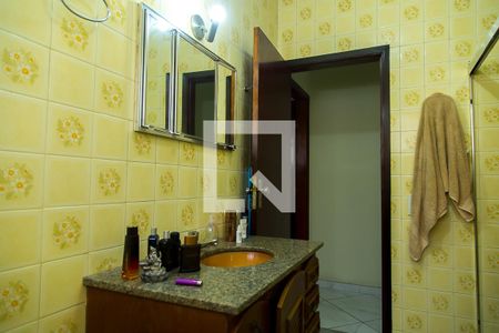 Casa à venda com 226m², 3 quartos e 2 vagasBanheiro Social