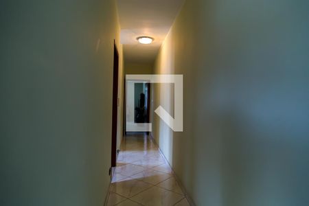 Casa à venda com 226m², 3 quartos e 2 vagasCorredor