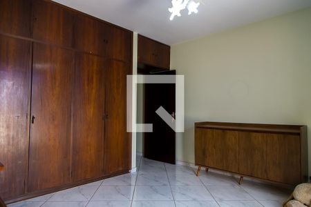 Casa à venda com 226m², 3 quartos e 2 vagasQuarto 2