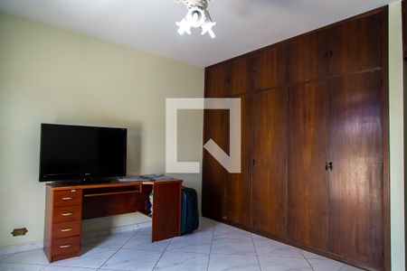 Casa à venda com 226m², 3 quartos e 2 vagasQuarto 2