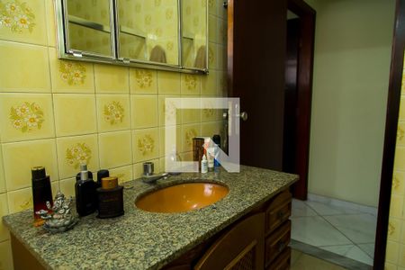 Casa à venda com 226m², 3 quartos e 2 vagasBanheiro Social - Pia