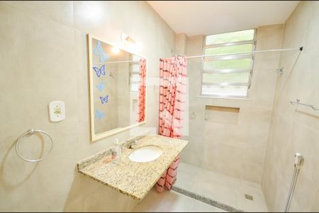 Apartamento à venda com 86m², 3 quartos e sem vaga Apartamento à venda com 86m², 3 quartos e sem vagaBanheiro Social