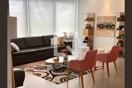 Casa à venda com 4 quartos, 476m² em Chácara das Pedras, Porto Alegre