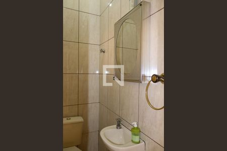 Casa à venda com 250m², 3 quartos e 6 vagasBanheiro de serviço