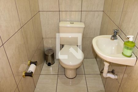 Casa à venda com 250m², 3 quartos e 6 vagasBanheiro de serviço