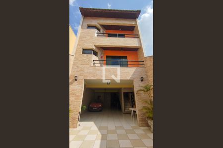 Casa à venda com 250m², 3 quartos e 6 vagasFachada da Casa