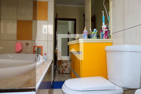 Casa à venda com 250m², 3 quartos e 6 vagasBanheiro da Suíte