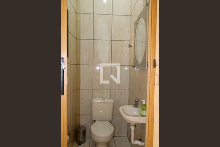 Casa à venda com 250m², 3 quartos e 6 vagasBanheiro de serviço