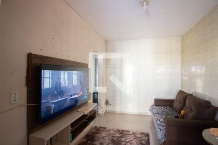 Sala de casa à venda com 4 quartos, 150m² em Parque Paineiras, São Paulo