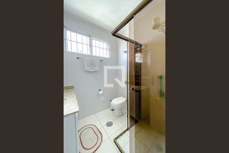 Casa à venda com 186m², 4 quartos e 2 vagasBanheiro da Suíte 2