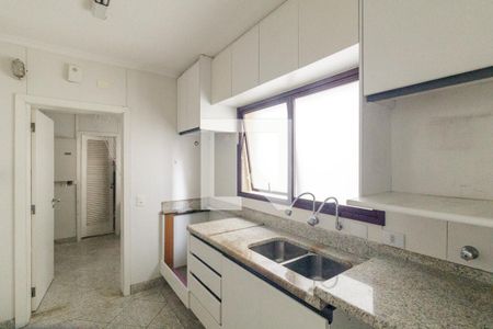 Apartamento à venda com 241m², 3 quartos e 3 vagasCozinha