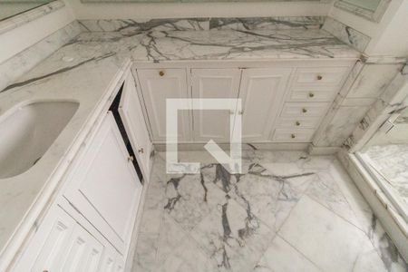 Apartamento à venda com 241m², 3 quartos e 3 vagasBanheiro 1 - Suíte