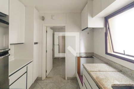 Apartamento à venda com 241m², 3 quartos e 3 vagasCozinha