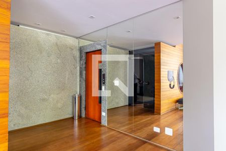 Apartamento à venda com 241m², 3 quartos e 3 vagasÁrea comum - Hall Social