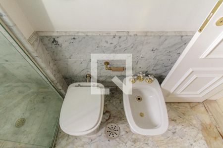 Apartamento à venda com 241m², 3 quartos e 3 vagasBanheiro 2 - Suíte