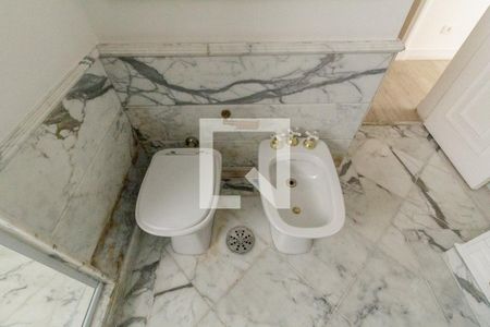 Apartamento à venda com 241m², 3 quartos e 3 vagasBanheiro 1 - Suíte