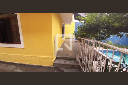 Casa à venda com 300m², 3 quartos e 4 vagas Casa à venda com 300m², 3 quartos e 4 vagasArea externa