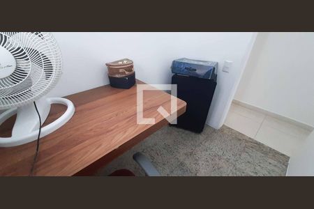 Casa à venda com 300m², 3 quartos e 4 vagas Casa à venda com 300m², 3 quartos e 4 vagasEscritorio