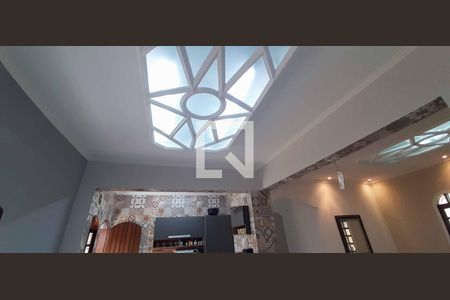 Casa à venda com 300m², 3 quartos e 4 vagas Casa à venda com 300m², 3 quartos e 4 vagasCozinhaCozinha