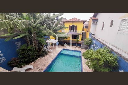 Casa à venda com 300m², 3 quartos e 4 vagas Casa à venda com 300m², 3 quartos e 4 vagasPiscina