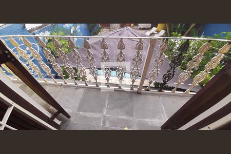 Casa à venda com 300m², 3 quartos e 4 vagas Casa à venda com 300m², 3 quartos e 4 vagasSacada