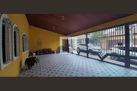 Casa à venda com 300m², 3 quartos e 4 vagas Casa à venda com 300m², 3 quartos e 4 vagasGaragem