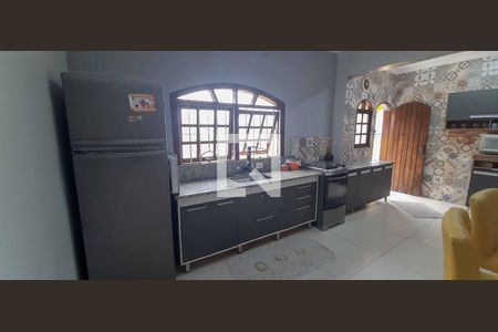 Casa à venda com 300m², 3 quartos e 4 vagas Casa à venda com 300m², 3 quartos e 4 vagasCozinha