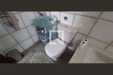 Casa à venda com 300m², 3 quartos e 4 vagas Casa à venda com 300m², 3 quartos e 4 vagasBanheiro