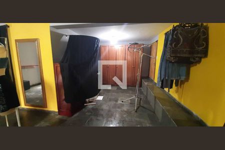 Casa à venda com 300m², 3 quartos e 4 vagas Casa à venda com 300m², 3 quartos e 4 vagasGaragem