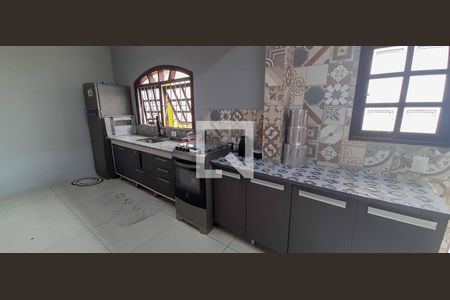 Casa à venda com 300m², 3 quartos e 4 vagas Casa à venda com 300m², 3 quartos e 4 vagasCozinha