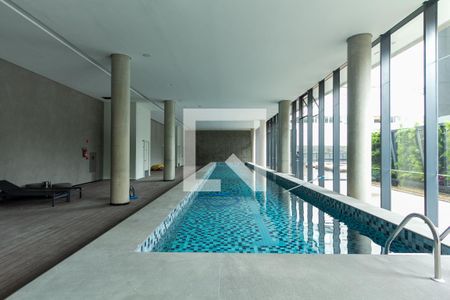 Studio à venda com 57m², 1 quarto e 1 vaga Studio à venda com 57m², 1 quarto e 1 vagaPiscina Coberta