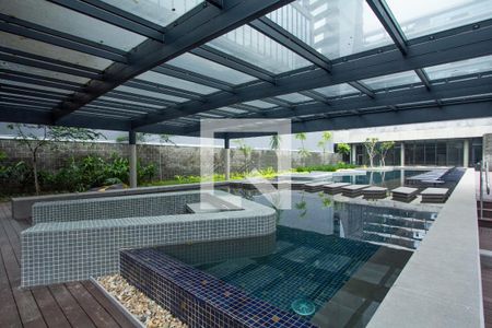 Studio à venda com 57m², 1 quarto e 1 vaga Studio à venda com 57m², 1 quarto e 1 vagaÁrea comum - Piscina