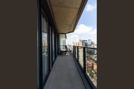 Studio à venda com 57m², 1 quarto e 1 vaga Studio à venda com 57m², 1 quarto e 1 vagaVaranda