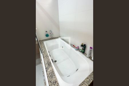 Apartamento à venda com 180m², 3 quartos e 1 vagaBanheiro de suíte 01