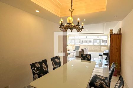 Apartamento à venda com 180m², 3 quartos e 1 vagaSala