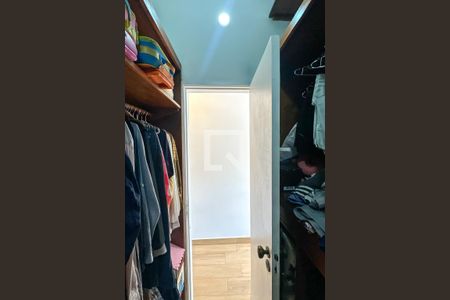 Apartamento à venda com 180m², 3 quartos e 1 vagaSuíte 01 - Closet