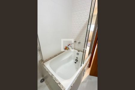 Apartamento à venda com 180m², 3 quartos e 1 vagaBanheiro de suíte 02