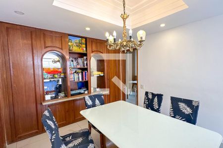 Apartamento à venda com 180m², 3 quartos e 1 vagaSala