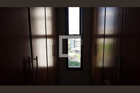 Apartamento para alugar com 230m², 5 quartos e 4 vagasCloset