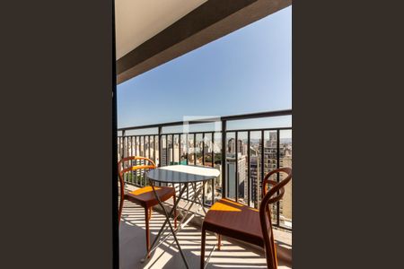 Studio para alugar com 27m², 1 quarto e sem vagaVaranda - Mesa e Cadeiras