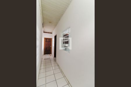 Corredor  de kitnet/studio para alugar com 1 quarto, 25m² em Vila Bertioga, Guarujá