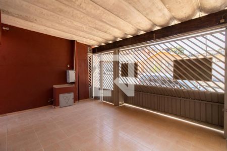 Casa à venda com 168m², 2 quartos e 1 vaga Casa à venda com 168m², 2 quartos e 1 vagaGaragem