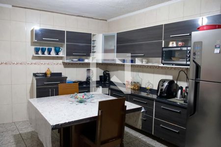 Casa à venda com 90m², 3 quartos e 2 vagasCozinha