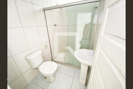 Banheiro de apartamento para alugar com 1 quarto, 80m² em Vila Laura, Salvador